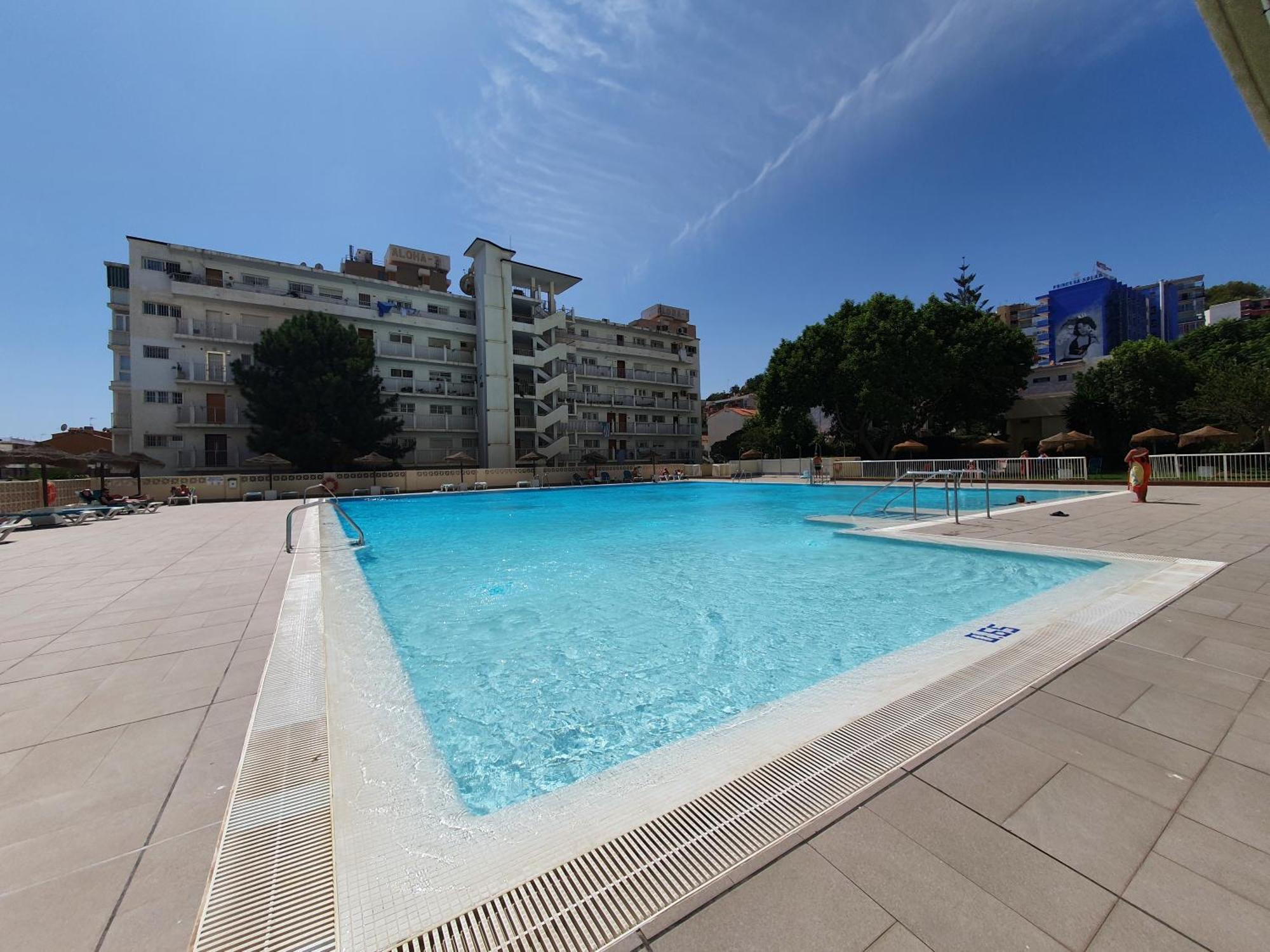 Appartamento En Carihuela Con Vistas Y Plaza De Garaje, Nucleo Cristal Torremolinos Esterno foto
